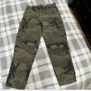 Abercrombie & Fitch Camouflage cargo pants like new!